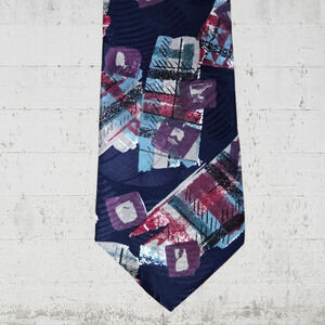 1990s Vintage Navy Geometric Abstract 100% Italian Silk USA Made Neck Tie 4 x 56